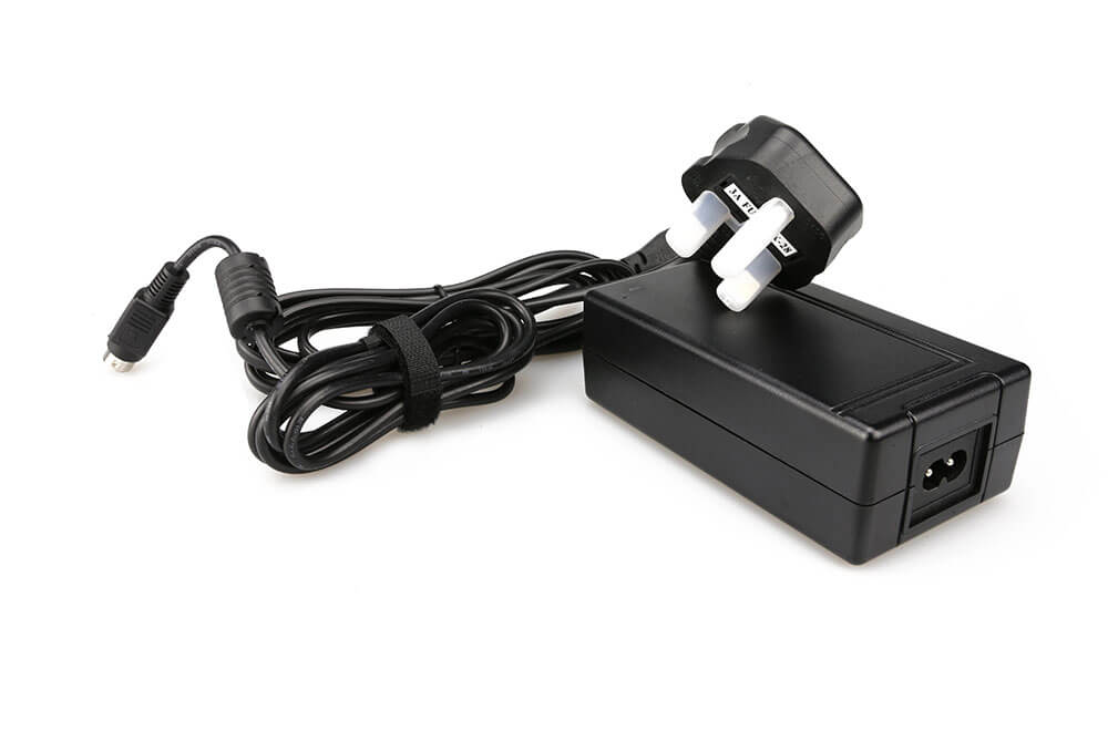 Adaptador de corriente CA/CC (AD-NJ)